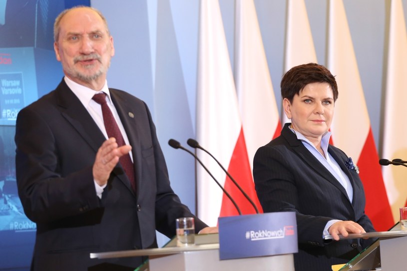 Antoni Macierewicz i Beata Szydło /Simona Supino /Agencja FORUM