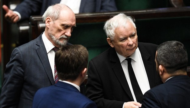 Antoni Macierewicz i Jarosław Kaczyński / 	Radek Pietruszka   /PAP