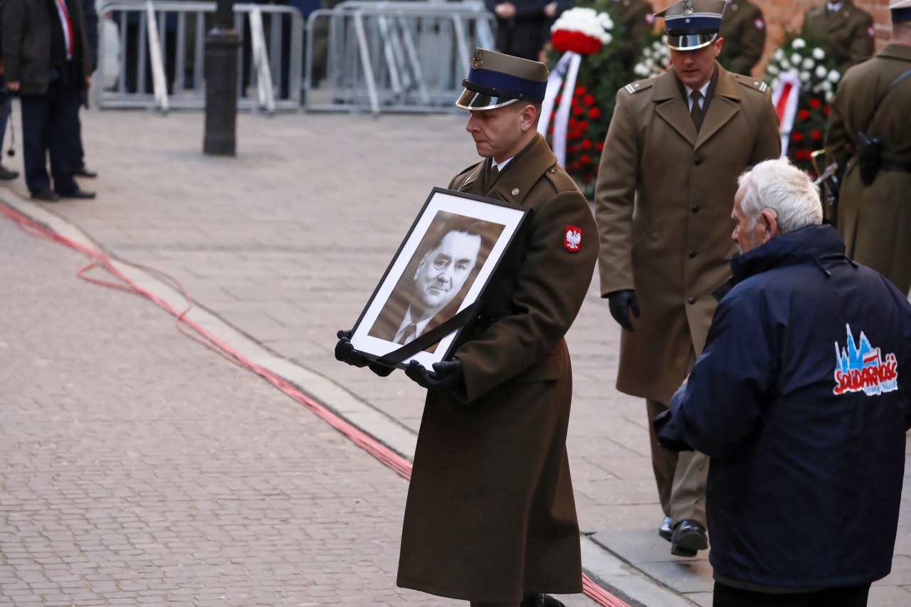 Antoni Macierewicz: Janie jesteś bohaterem, wzorem patrioty 