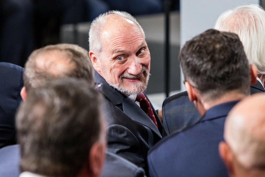 Antoni Macierewicz nie zgadza się z decyzją szefa MON /Jan Graczynski/East News /East News