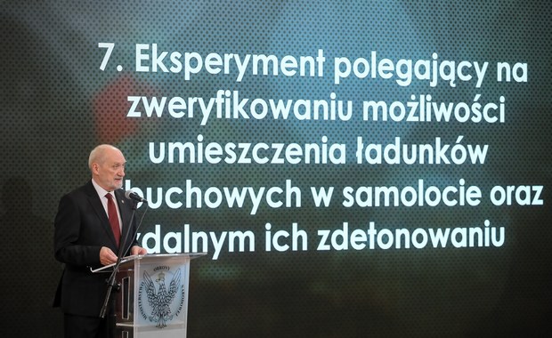 Antoni Macierewicz o wynikach pracy swojej Podkomisji: Samolot nie uderzył w ziemię w całości 