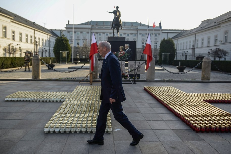 Antoni Macierewicz przed Pałacem Prezydenckim w Warszawie /Jakub Kamiński   /PAP