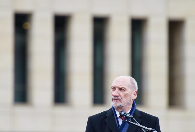 Antoni Macierewicz, szef MON /fot. Adam Warżawa /PAP