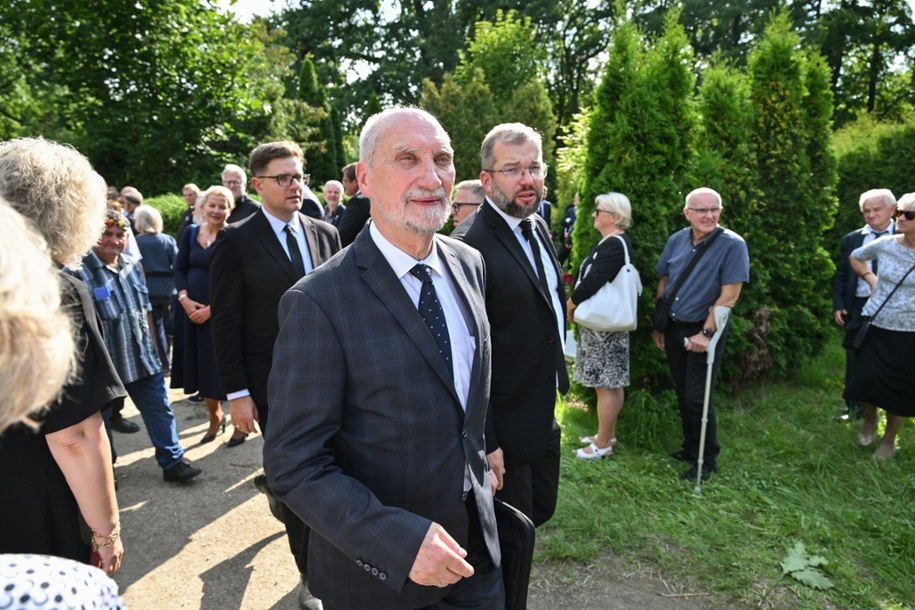 Antoni Macierewicz usłyszy zarzuty pod koniec sierpnia /Maciej Kulczyński /PAP