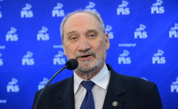 Antoni Macierewicz w „DGP”: Nie zgodzimy się na zakup caracali. To szkodliwa transakcja