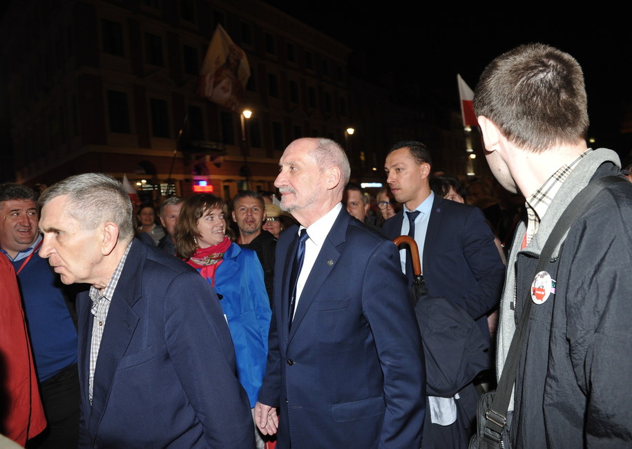 Antoni Macierewicz w Warszawie / 	Marcin Obara  /PAP