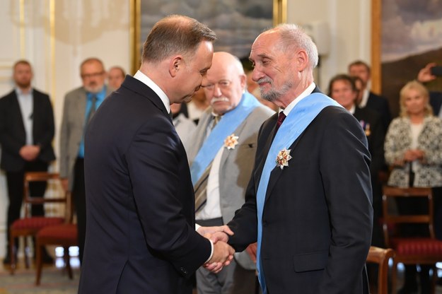 Antoni Macierewicz został odznaczony przez prezydenta Andrzeja Dudę /Radek Pietruszka /PAP