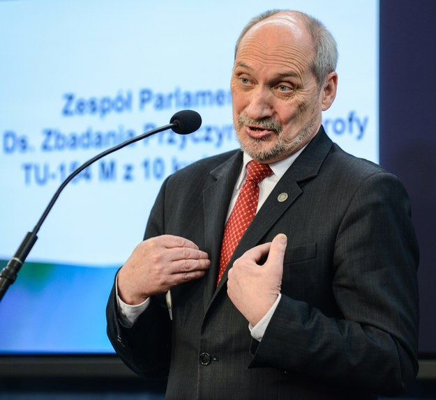 Antoni Macierewicz /Jakub Kamiński   /PAP