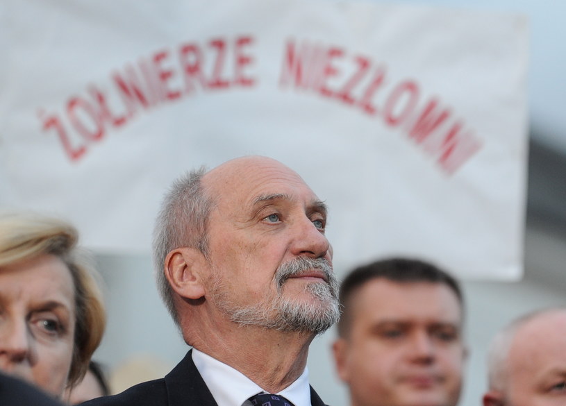 Antoni Macierewicz /Marcin Obara /PAP