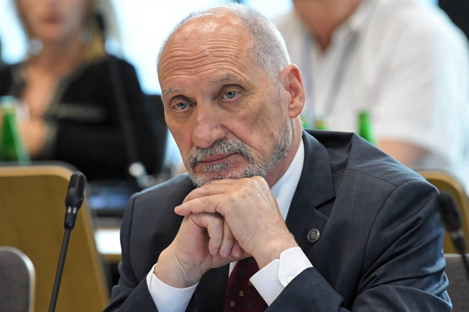 Antoni Macierewicz / 	Radek Pietruszka   /PAP