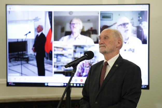 Antoni Macierewicz /Tomasz Gzell /PAP