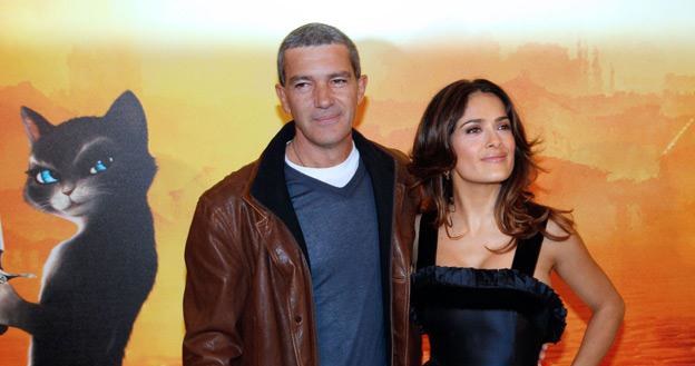 Antonio Banderas i Salma Hayek musieli też pozować do tysięcy zdjęć /AFP