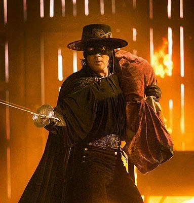 Antonio Banderas w filmie "Legenda Zorro" /INTERIA.PL
