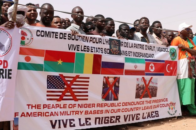 Antyamerykańskie protesty w Nigrze w kwietniu 2024 roku /ISSIFOU DJIBO /PAP/EPA