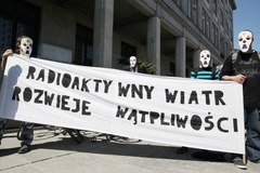 Antyatomowy protest w Warszawie