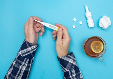 Antybiotyki leczą grypę, a gorączkę trzeba zbić. Największe mity w sezonie przeziębień 