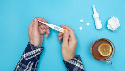 Antybiotyki leczą grypę, a gorączkę trzeba zbić. Największe mity w sezonie przeziębień 