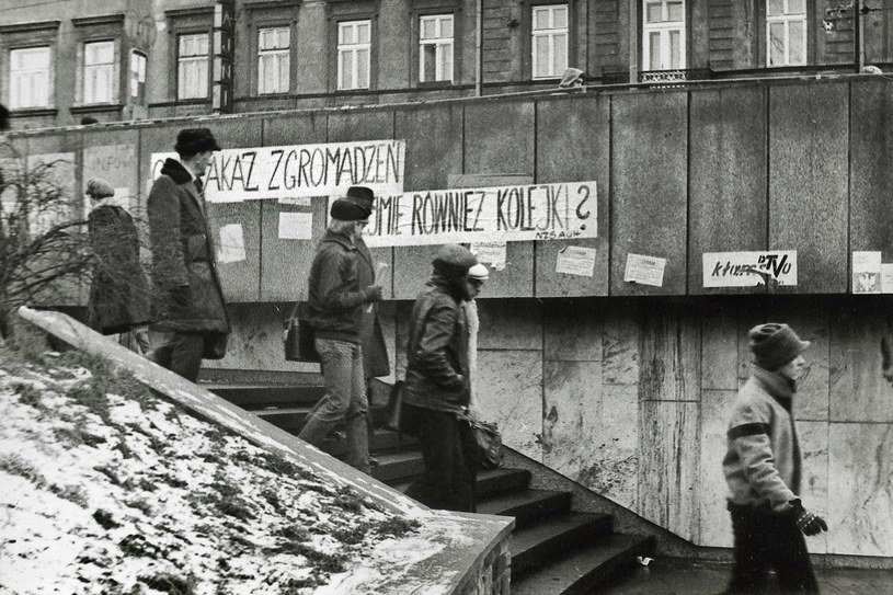 Antykomunistyczne napisy na ulicach, Kraków w 1982 r. /FoKa /Agencja FORUM