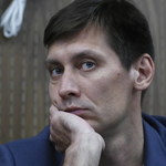 Antykremlowski opozycjonista wyjechał z Rosji. Dostał wiadomość z otoczenia Putina
