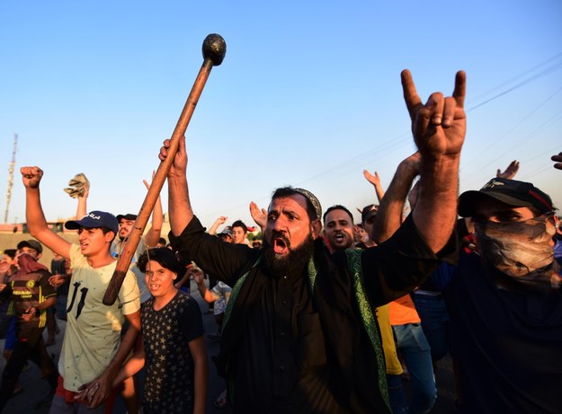 Antyrządowe protestu w Iraku zbierają śmiertelne żniwo /MURTAJA LATEEF /PAP/EPA