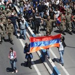 Antyrządowe protesty w Armenii. Premier podał się do dymisji