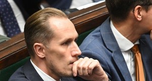 "Antysemicki horror". Ambasada Izraela grzmi po tym, co zrobił w Sejmie poseł Konfederacji