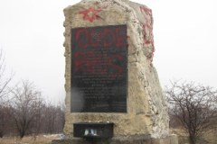 Antysemickie hasła na pomniku Ofiar Holocaustu w Krakowie