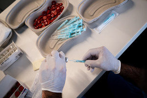 Antyszczepionkowcy blokują terminy szczepień? Dr Bartosz Fiałek: Trzeba natychmiast to zbadać