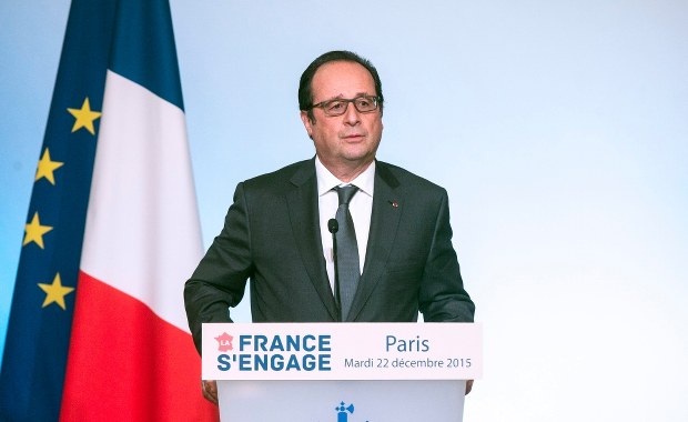 Antyterrorystyczny projekt reformy konstytucji przyjęty przez francuski rząd