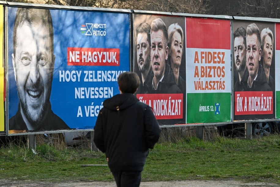 Antyukraińskie billboardy wyborcze na Węgrzech /ATTILA KISBENEDEK/AFP/East News /East News