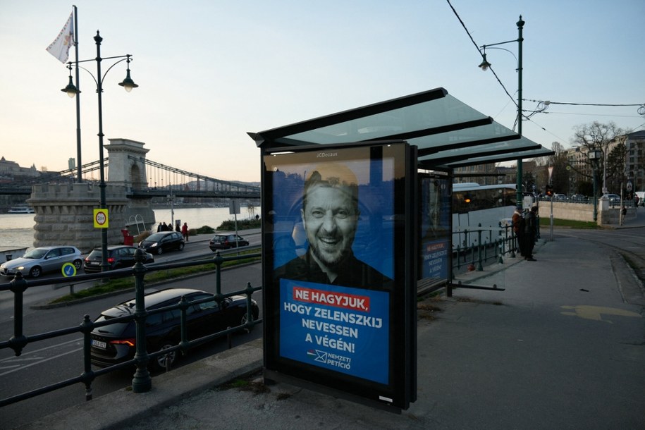 Antyukraińskie plakaty wyborcze w Budapeszcie, marzec 2026 /Jaap Arriens /East News