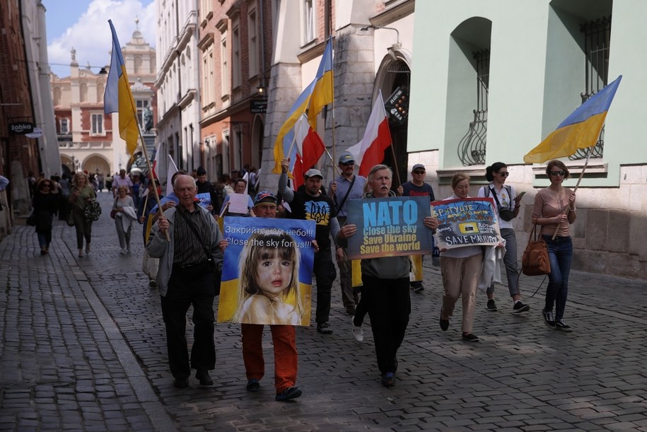 Antywojenna demonstracja uchodźców z Ukrainy w Krakowie /	Łukasz Gągulski /PAP