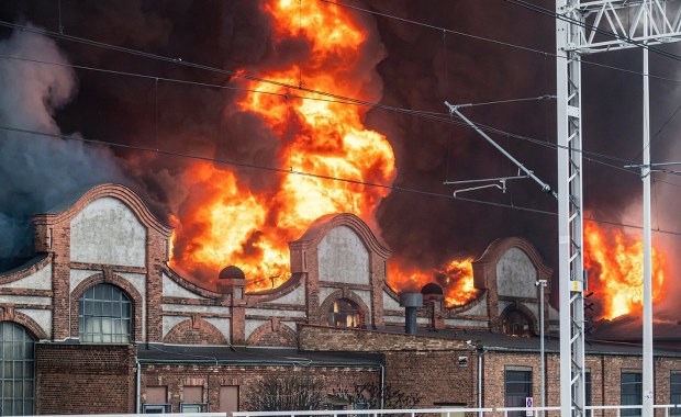 Apel o nieotwieranie okien po pożarze w Gdańsku