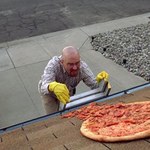 Apel twórcy "Breaking Bad": Przestańcie rzucać pizzę!