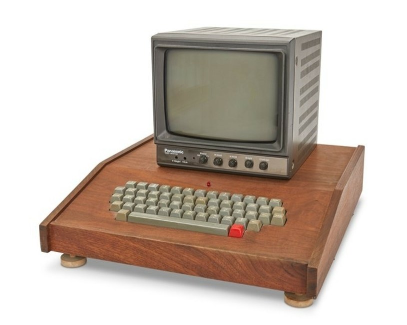 Apple I to przełomowy komputer, który zrewolucjonizował świat. /Cover Images/East News /East News