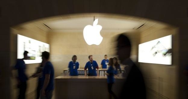 Apple już teraz jest warte więcej niż Polska? Co będzie za kilka lat? /AFP