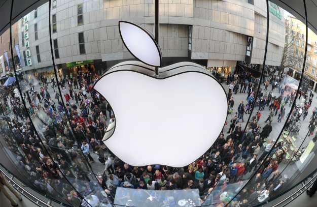 Apple posiada obecnie 145 miliardów dolarów w gotówce i papierach wartościowych /AFP