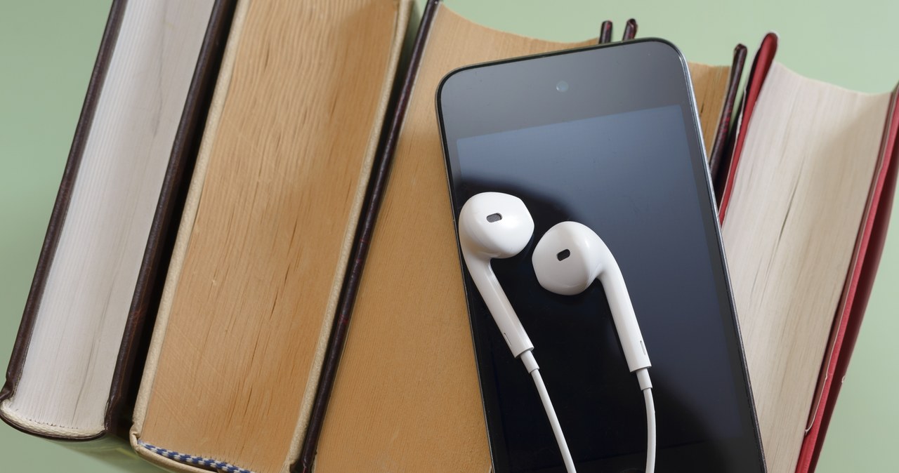 Apple przestanie dołączać słuchawki EarPods? /123RF/PICSEL