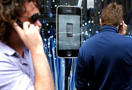 Apple twierdzi, że nie ma dowodów na to, że iPhone'y lub i Pody mogą wybuchać /AFP