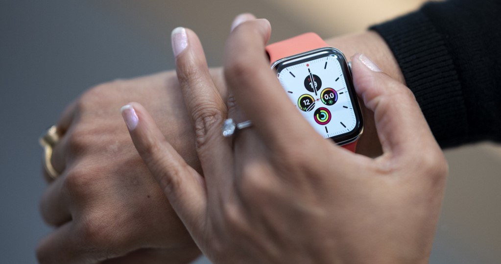 Apple Watch Series 5 /AFP