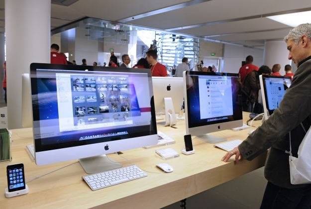 Apple za wszelką cenę stara się ukryć, że Mac OS X narażony jest na ataki wirusów /AFP