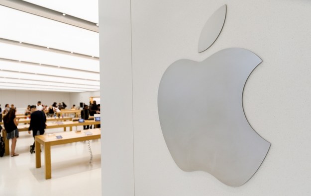Apple zostało pierwszą na świecie firmą wartą bilion dolarów /JUSTIN LANE /PAP/EPA