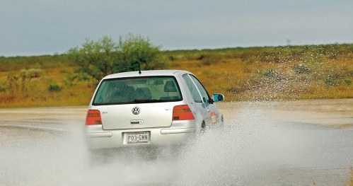 Aquaplaning poprzeczny /Motor