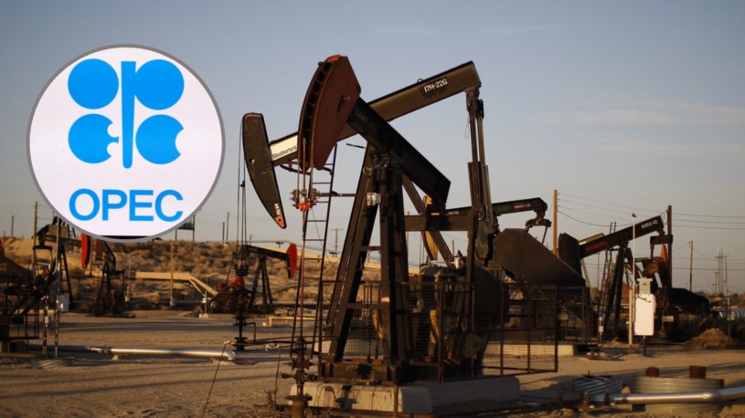 Arabia Saudyjska oraz Rosja podtrzymały decyzję o zmniejszonym wydobyciu ropy do co najmniej końca 2023 roku /David McNew/AFP; Beata Zawrzel/AFP /AFP