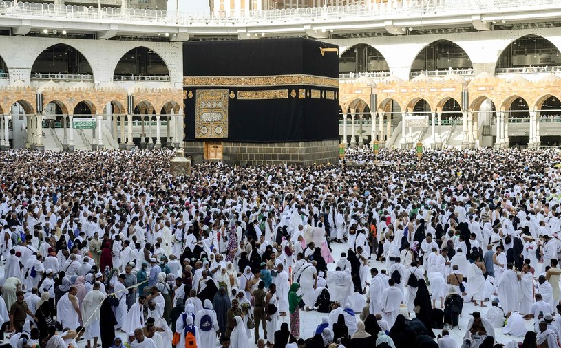 Arabia Saudyjska zarabia około 12 mld dolarów rocznie na obu pielgrzymkach, hadżdżu