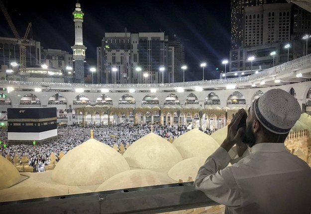 Arabia Saudyjska zezwoliła na modlitwy w Świętym Meczecie w Mekce /Abaca /PAP/Abaca