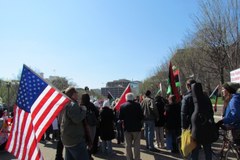 Arabscy imigranci manifestują przed Białym Domem