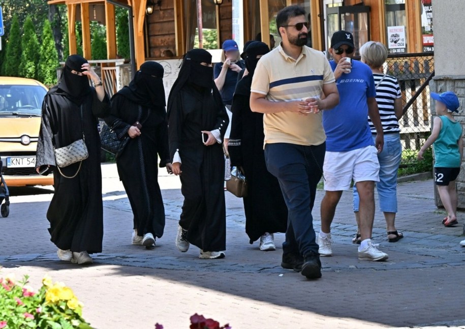 Arabscy turyści na ulicach Zakopanego /Fot. Pawel Murzyn /East News