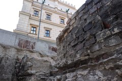 Archeolodzy odkopują piwnice Nowego Ratusza w Poznaniu