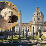 Archeolodzy odkryli wielką marmurową głowę pod Forum Trajana w Rzymie